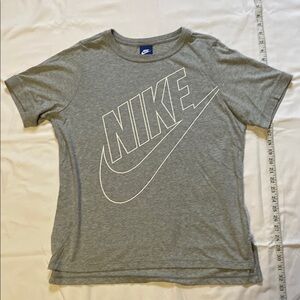 Nike Gray T-Shirt